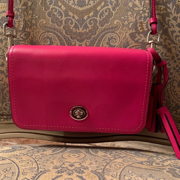 XX SOLD XX ๐COACH NEW without tags Leather Handbag in Cool Pink๐๐ป - Picture 1 of 16